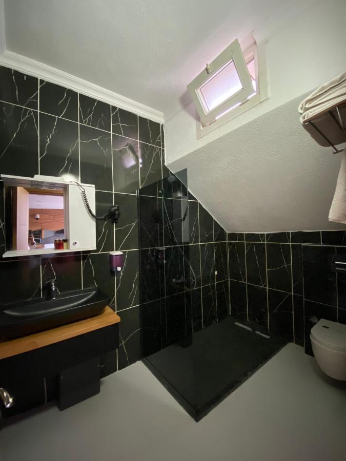 216 Hill Suites Istanbul Bagian luar foto